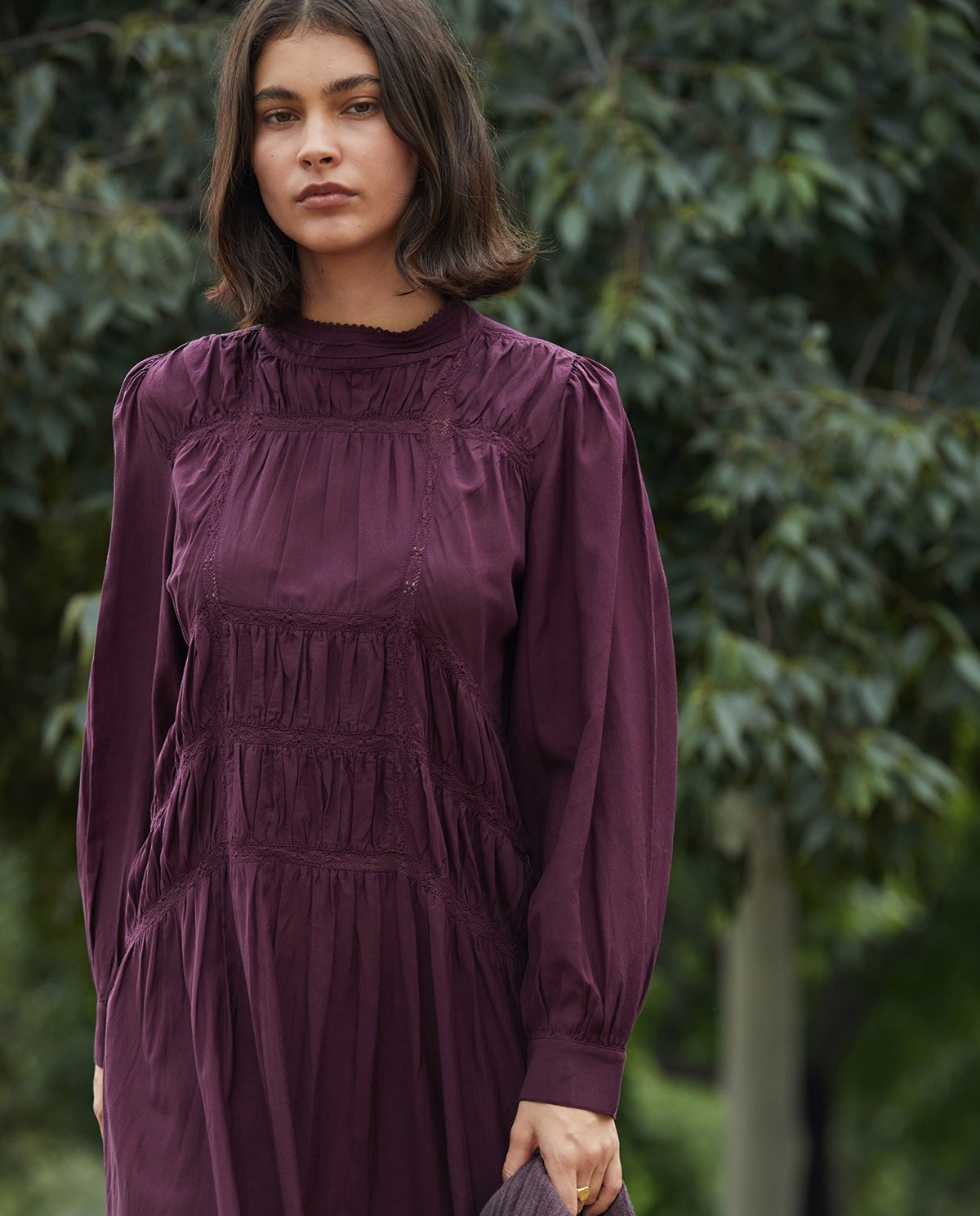 VESTIDO MIDI MEZCLA ALGODÓN CUELLO SUBIDO BERENJENA.jpg1