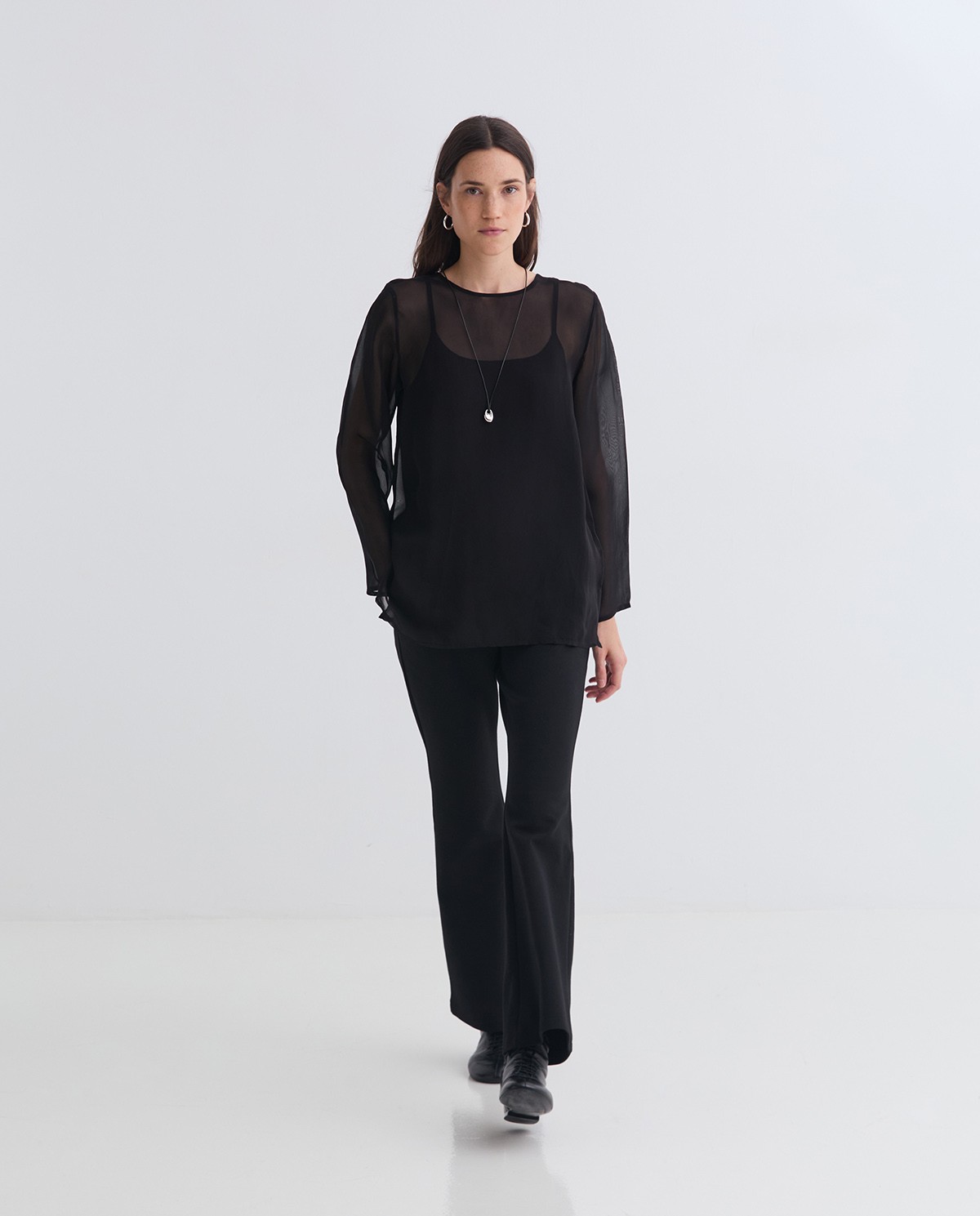 BLUSA SEMITRANSPARENTE ORGANZA NEGRO.jpg5