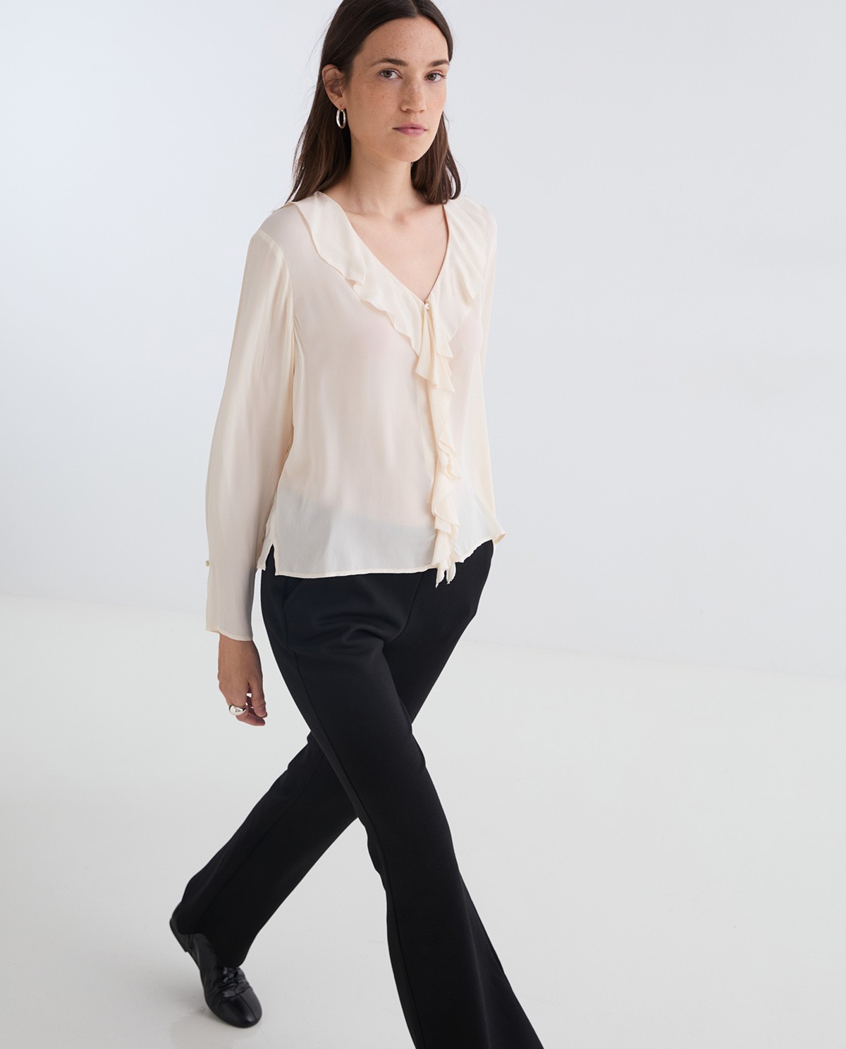 BLUSA VOLANTES FLUIDA ECRU.jpg3