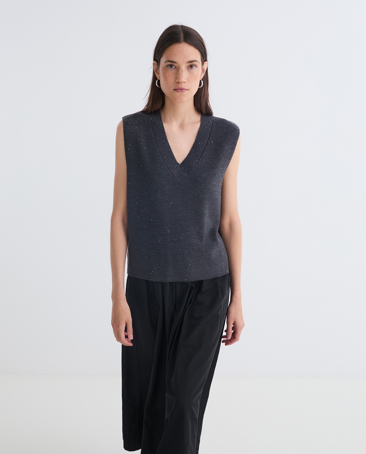 CHALECO DE PUNTO MINI LENTEJUELAS ANTRACITA.jpg2