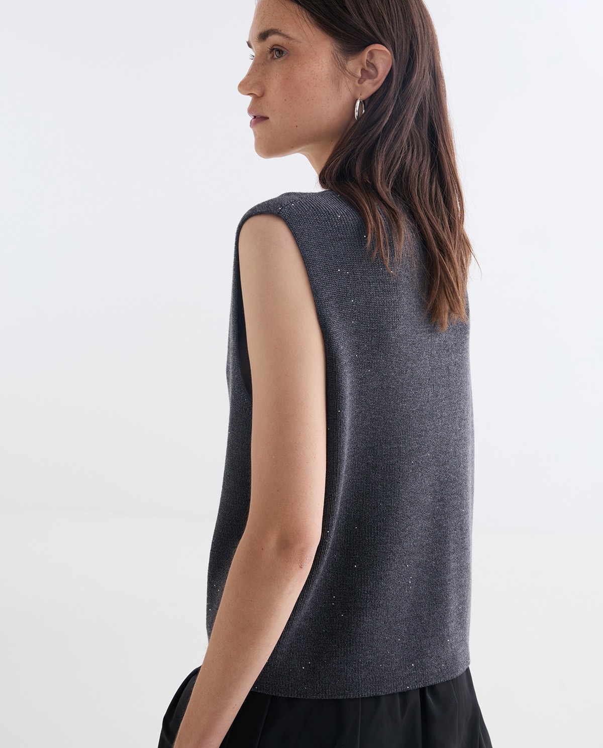 CHALECO DE PUNTO MINI LENTEJUELAS ANTRACITA.jpg3