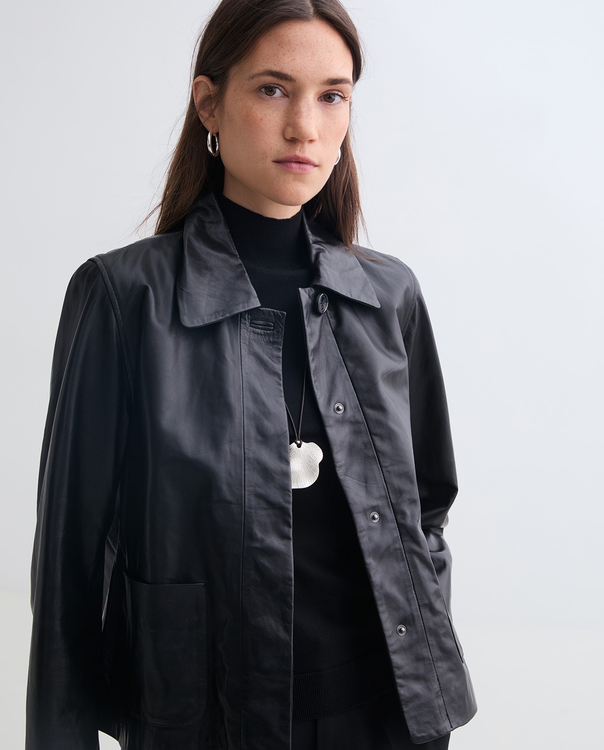 CHAQUETA CORTA 100% PIEL NAPA NEGRO.jpg3