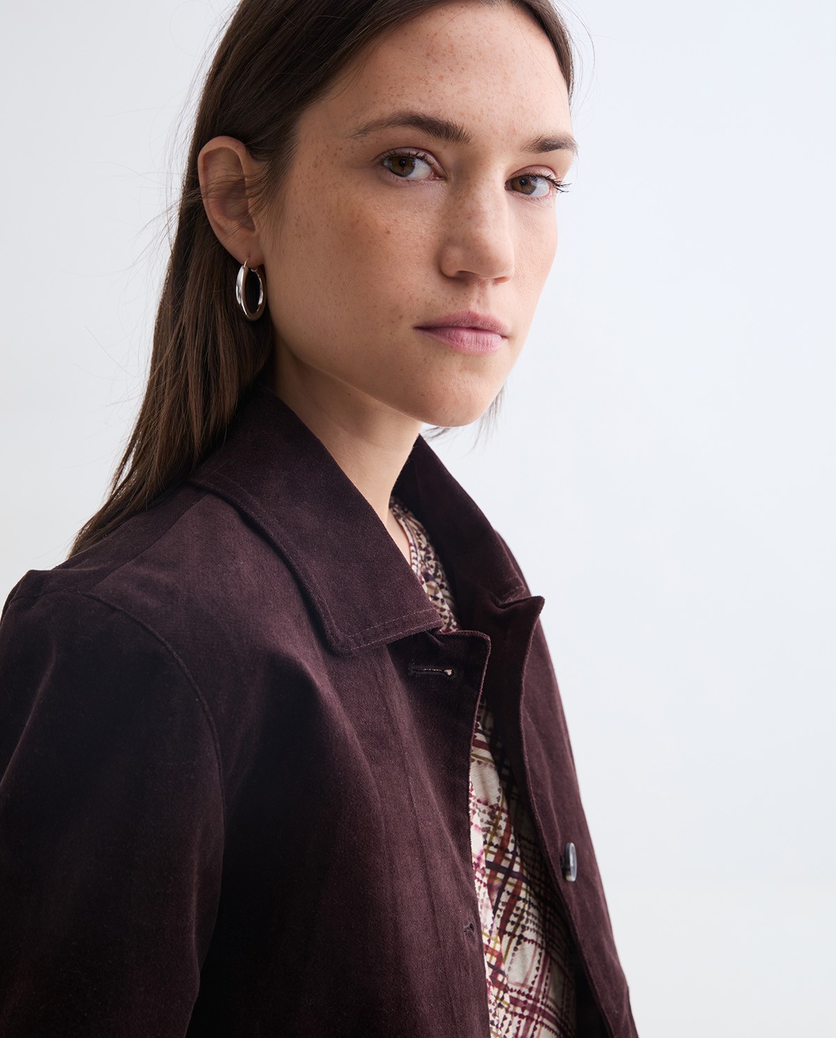 CHAQUETA CORTA ALGODÓN VELVET CHOCOLATE.jpg2