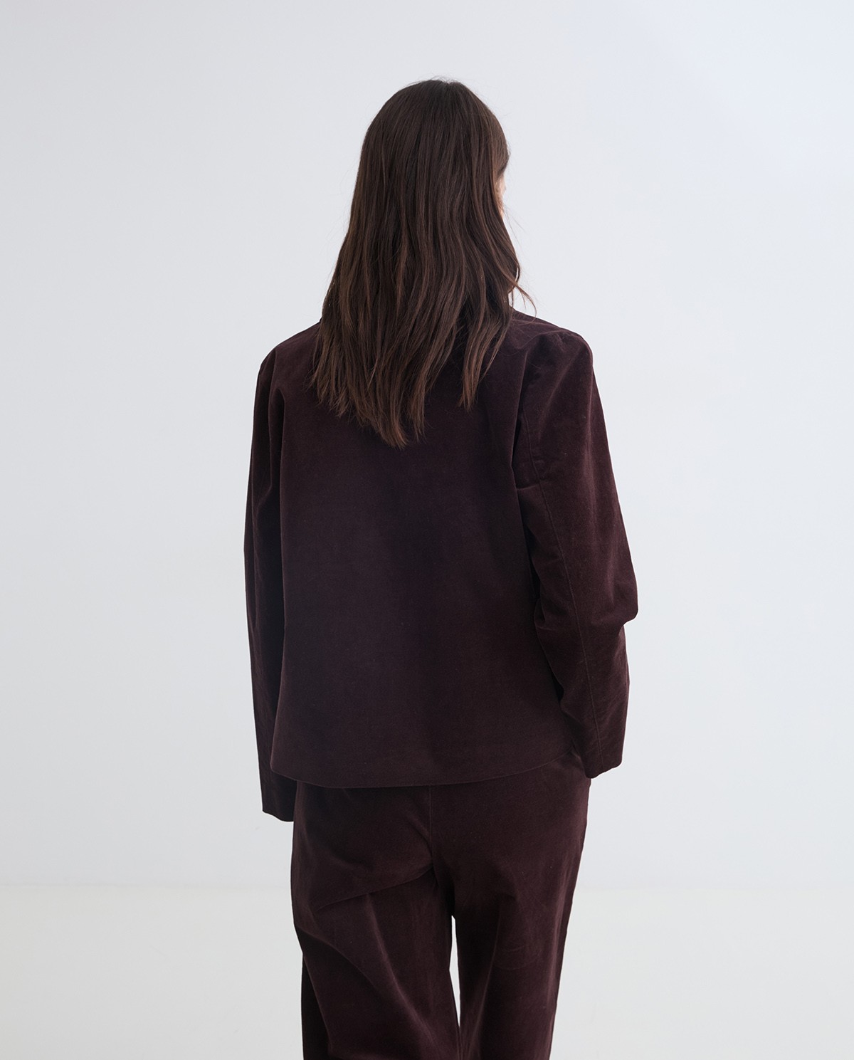 CHAQUETA CORTA ALGODÓN VELVET CHOCOLATE.jpg5