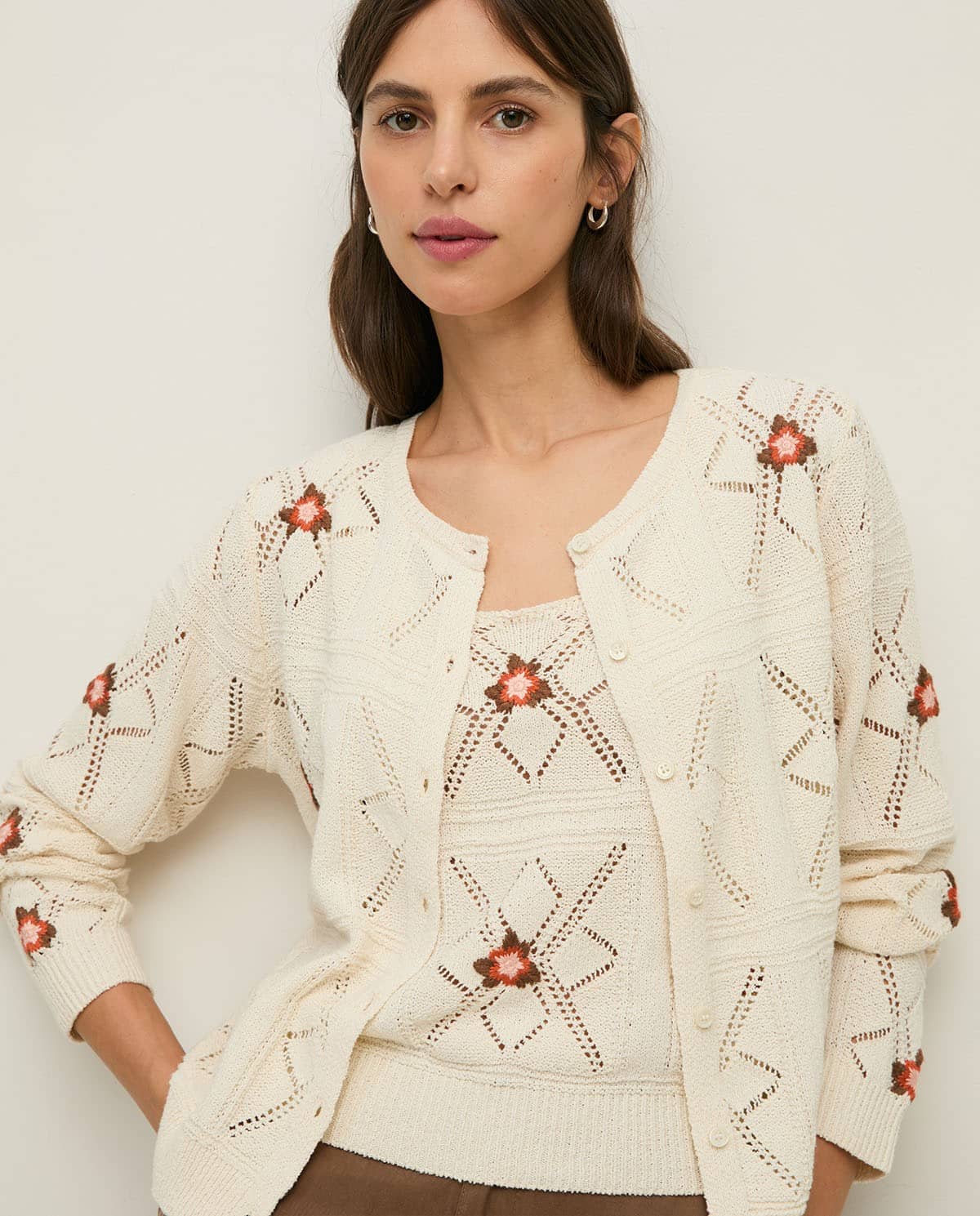CÁRDIGAN CALADO BORDADO FLORAL
