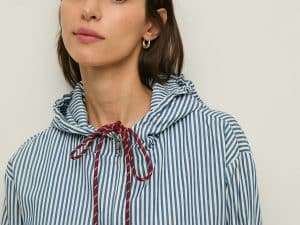 CHAQUETA CON CAPUCHA ALGODÓN RAYAS