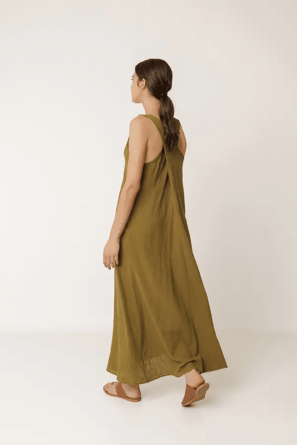 MAXI VESTIDO CREPADO KHAKI.webp2