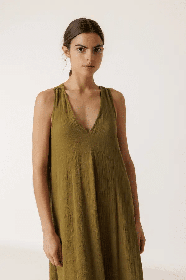 MAXI VESTIDO CREPADO KHAKI.webp4