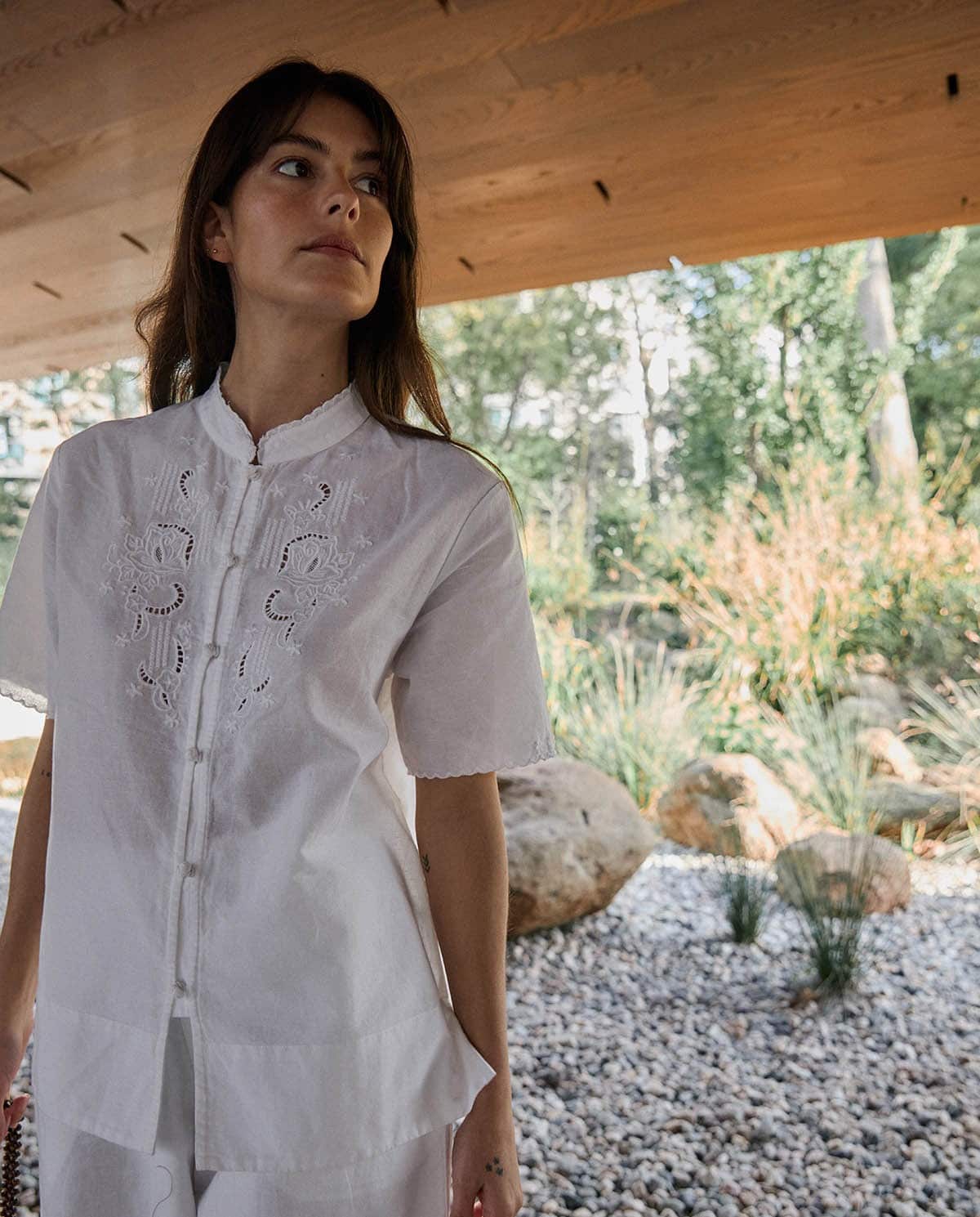 BLUSA ALGODÓN Y LINO BORDADOS BLANCA