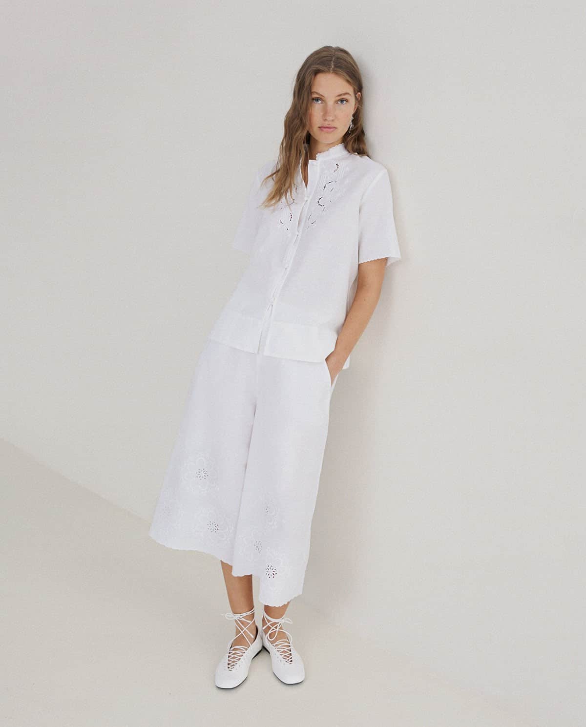 BLUSA ALGODÓN Y LINO BORDADOS BLANCA.jpg5