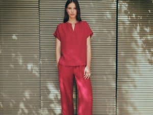 PANTALÓN FLUIDO WIDE LEG EFECTO ARRUGADO ROJO