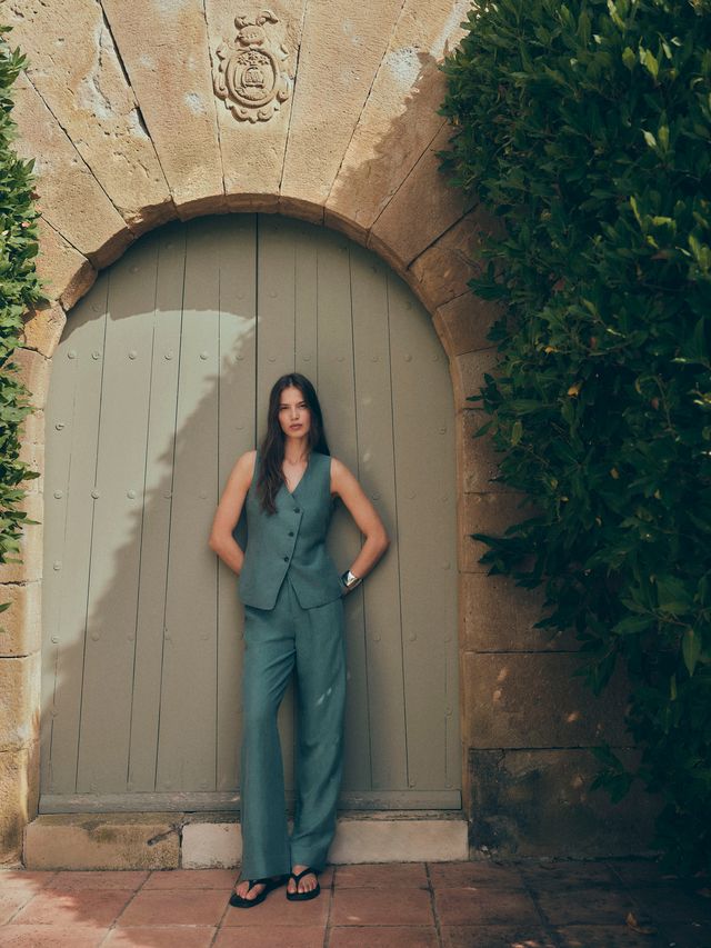 CHALECO VERDE ASIMÉTRICO.jpeg1