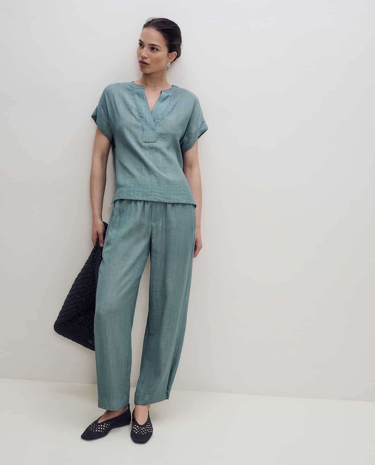 FLUIDA BLUSA ESCOTE PICO.jpg3