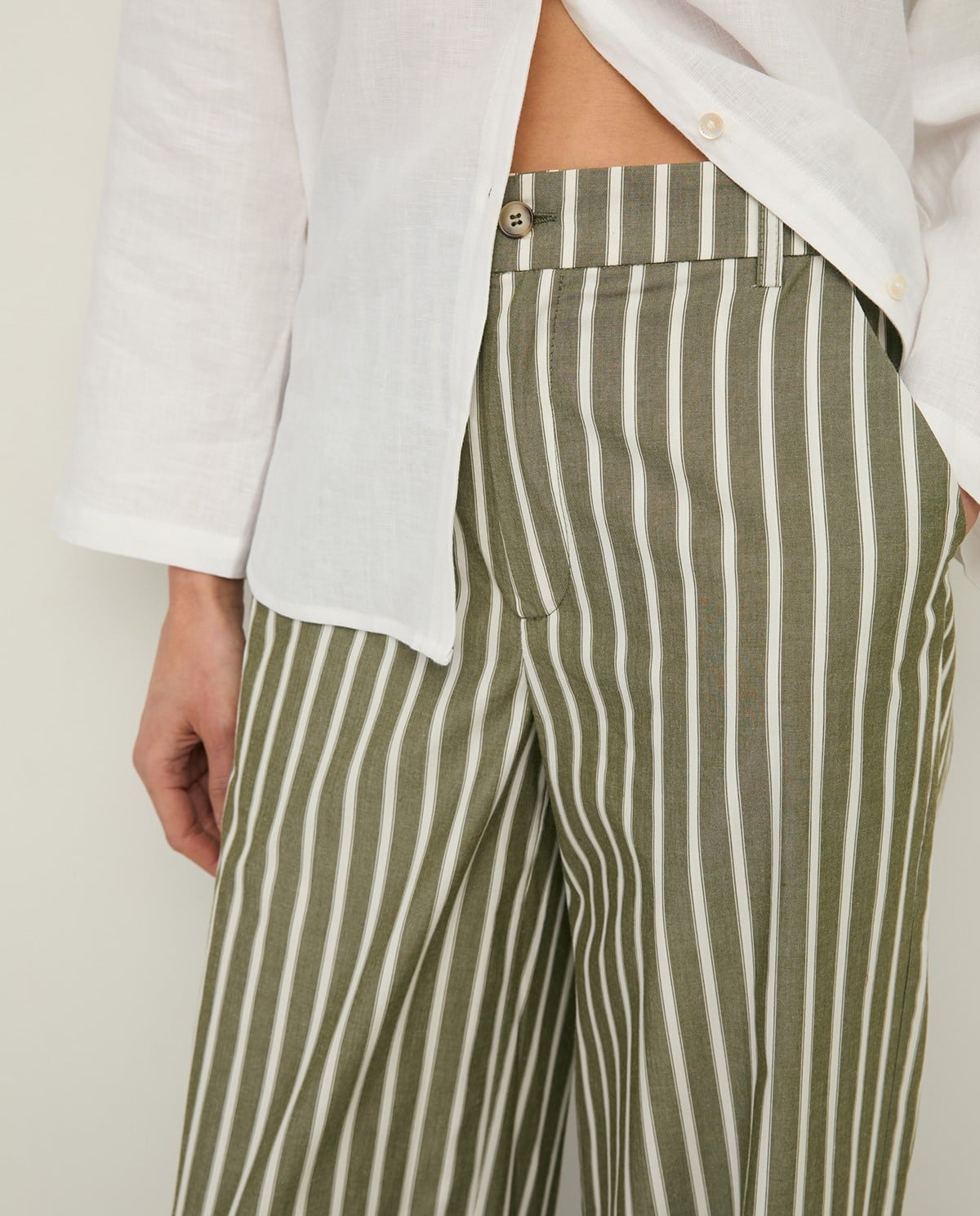 PANTALÓN WIDE LEG POPELÍN VERDE.jpg3
