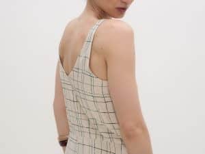 VESTIDO SIN MANGAS ASIMÉTRICO CUADROS VERDES