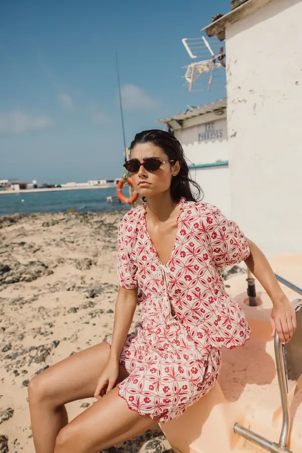 CAMISA ESTAMPADO VINTAGE LAZADAS ROJO.webp5