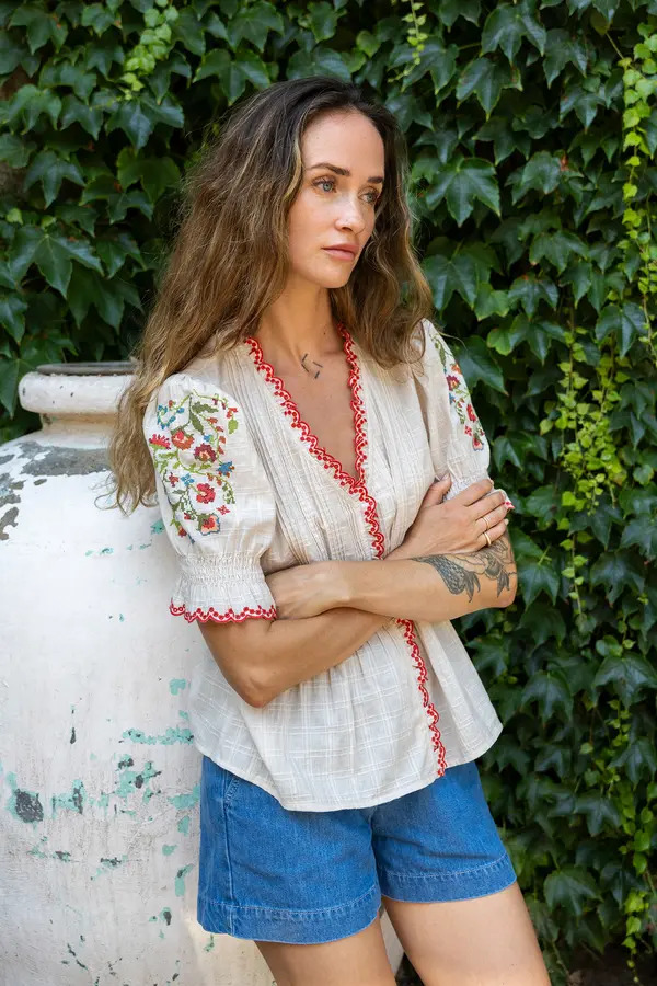 CAMISA BORDADO PUNTO DE CRUZ PIEDRA.webp1