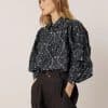 CAMISA ESTAMPADO VINTAGE.webp MARINO.webp1