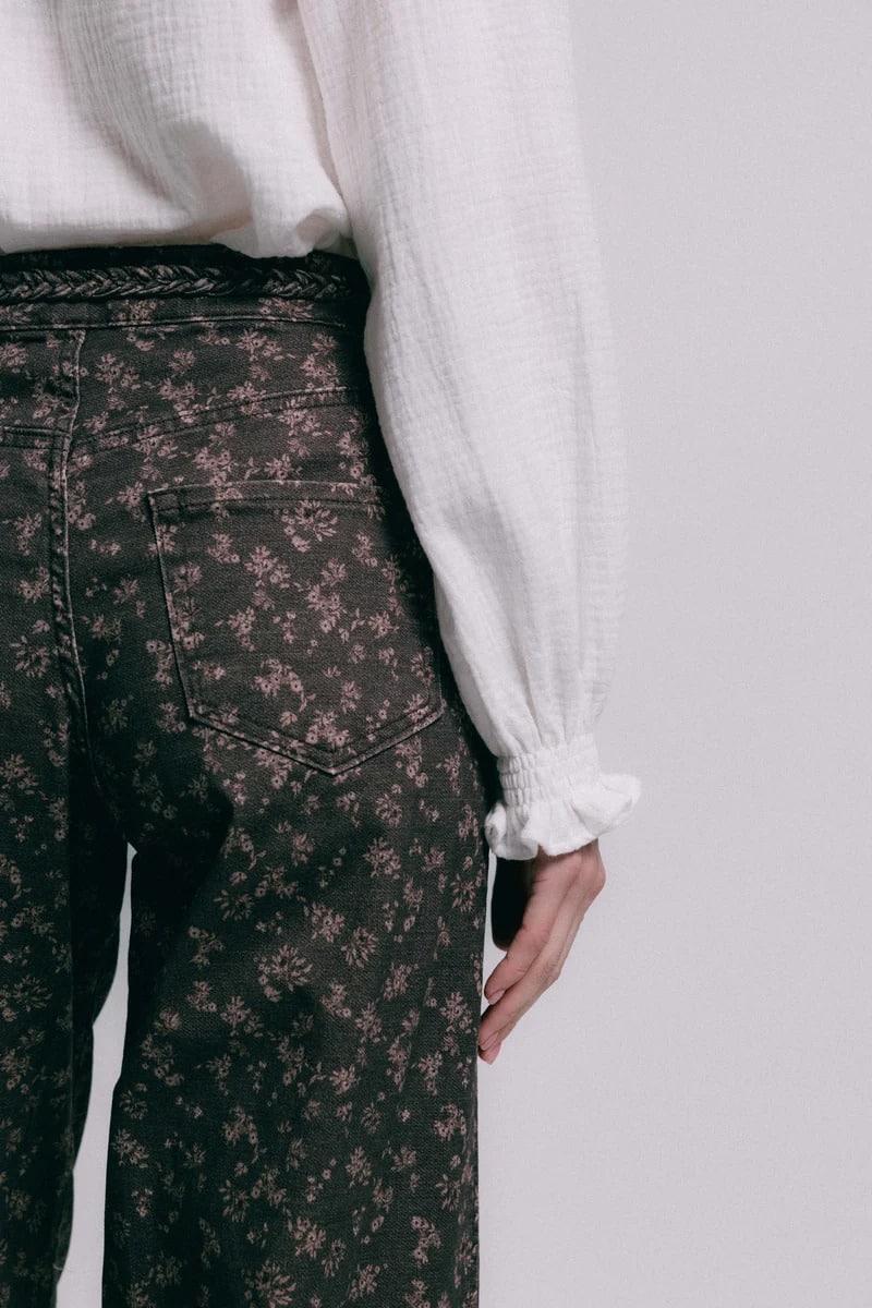 PANTALÓN VIENA FLOR CHOCOLATE.webp1