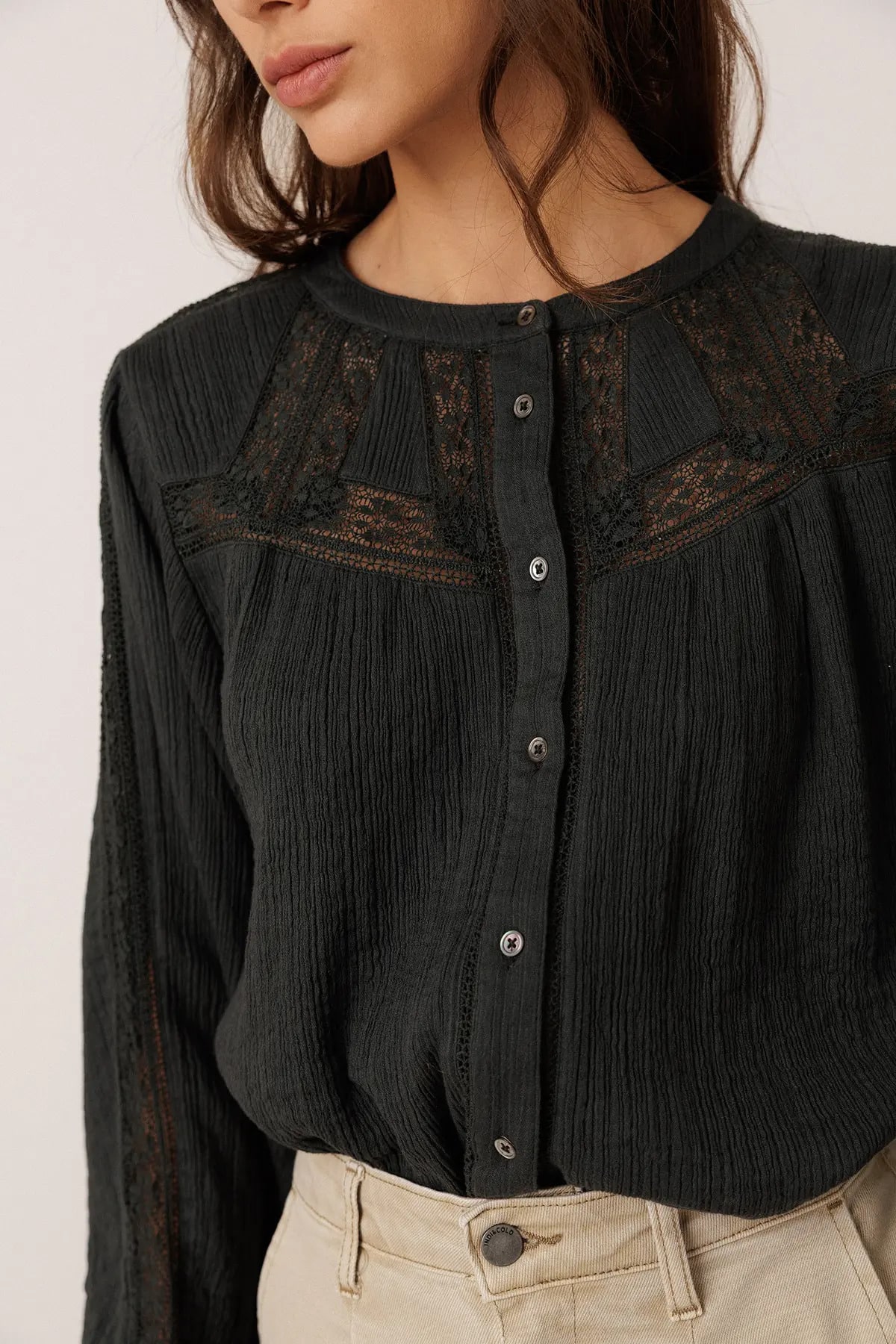 camisa combinada con puntillas.webp gris.webp1