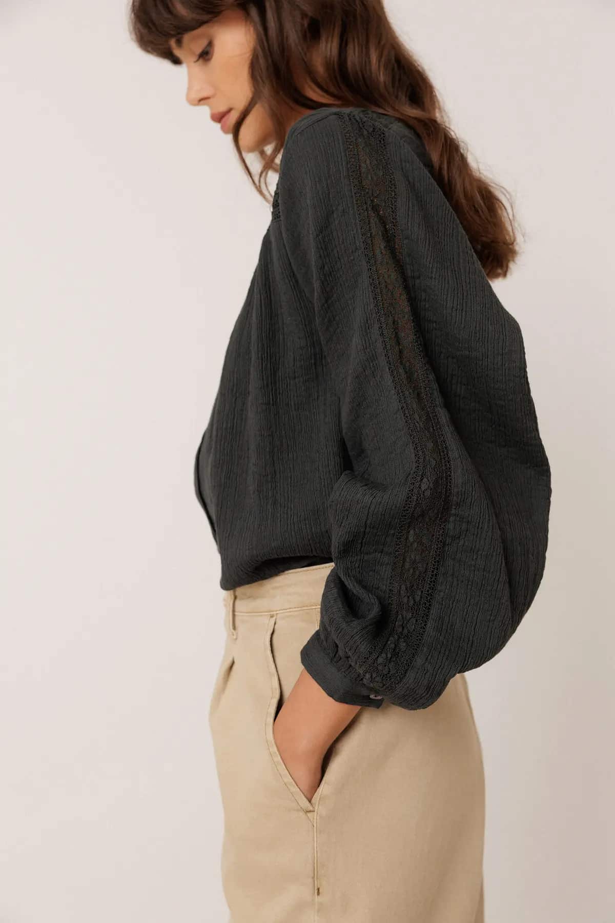 camisa combinada con puntillas.webp gris.webp2